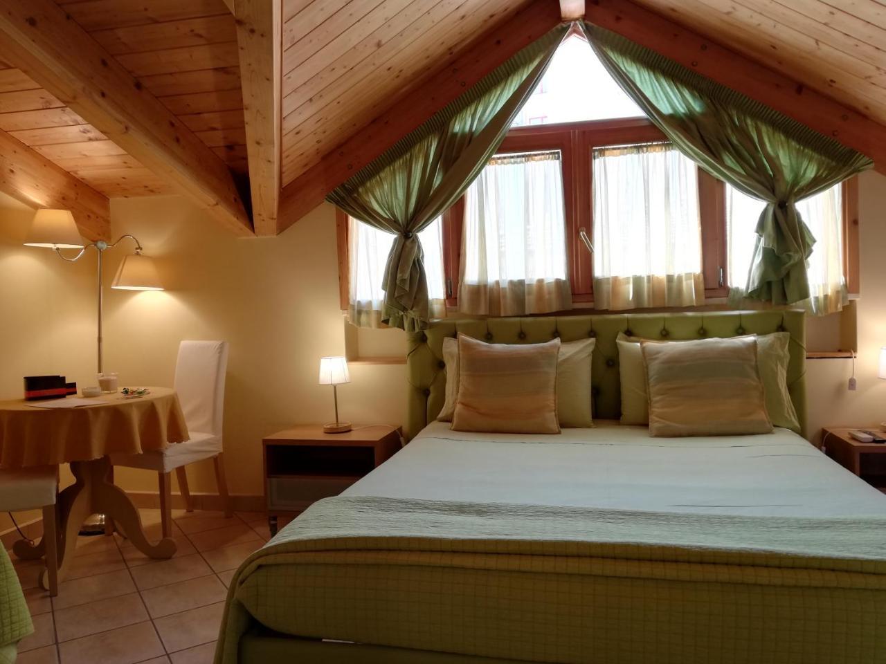 Domus Traiani Bed & Breakfast
